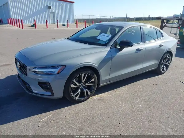 7JRL12FK8RG322924 2024 VOLVO S60 - Image 2