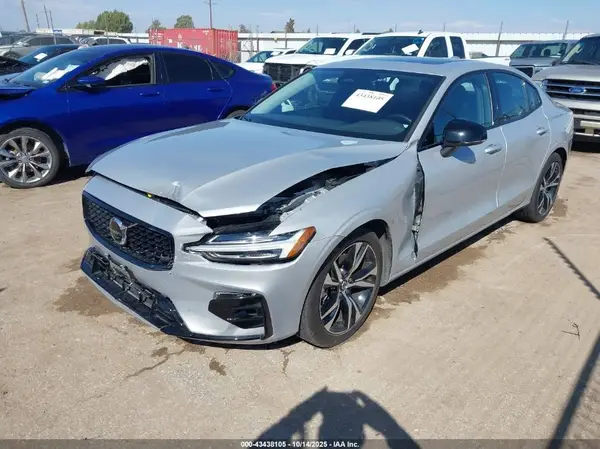 7JRL12FK9RG322432 2024 VOLVO S60 - Image 2