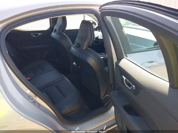 7JRL12FK9RG322432 2024 VOLVO S60 - Image 8