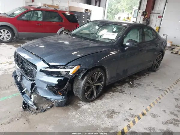 7JRL12FL0RG295565 2024 VOLVO S60 - Image 2