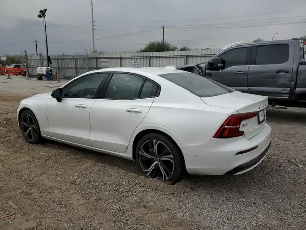 7JRL12FL1RG24037 2024 VOLVO S60 - Image 2