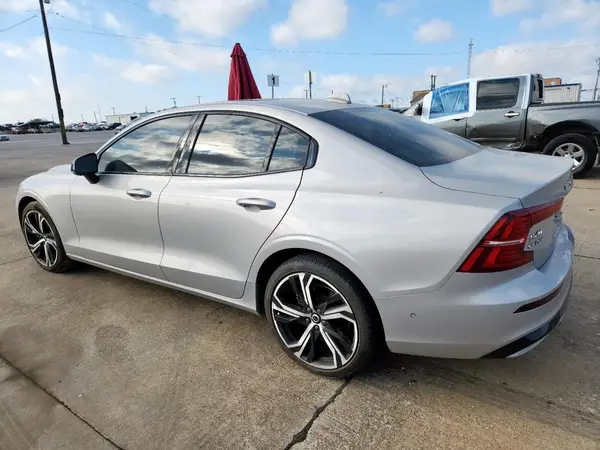 7JRL12FL1RG299253 2024 VOLVO S60 - Image 2