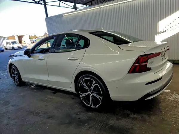 7JRL12FL1RG307092 2024 VOLVO S60 - Image 2