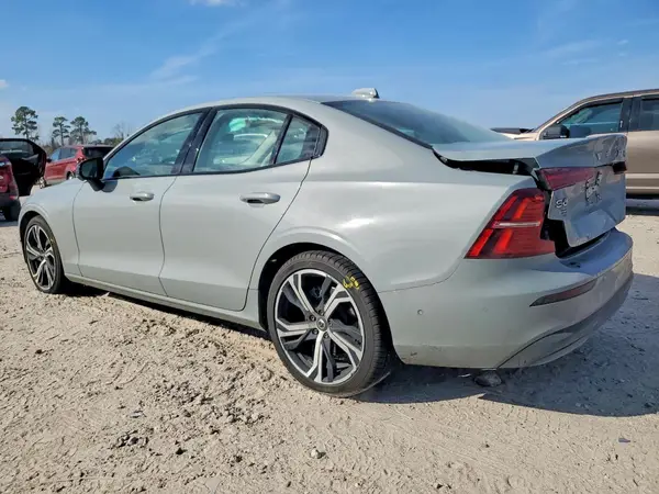 7JRL12FL2RG281019 2024 VOLVO S60 - Image 2