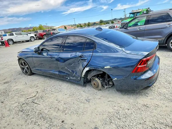 7JRL12FL4RG285637 2024 VOLVO S60 - Image 2