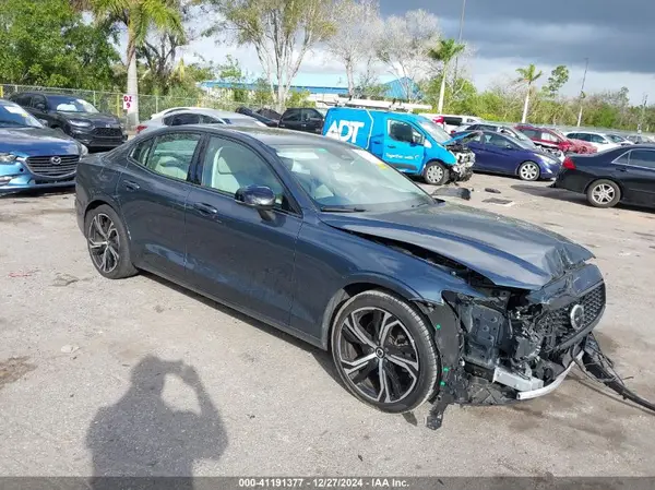 7JRL12FL4RG303974 2024 VOLVO S60 - Image 1