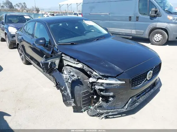 7JRL12FL4RG324517 2024 VOLVO S60 - Image 1