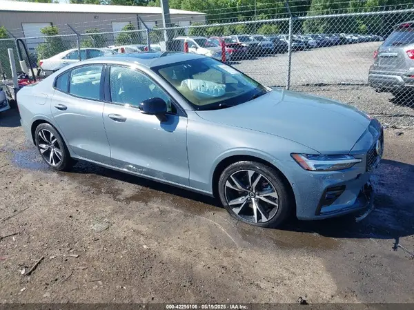 7JRL12FL5RG287493 2024 VOLVO S60 - Image 1
