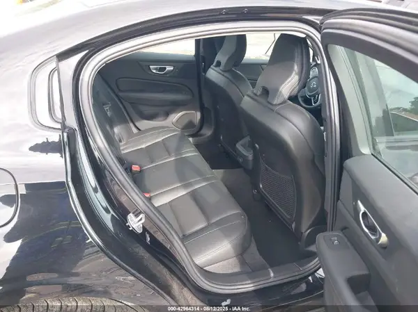 7JRL12FL5RG318452 2024 VOLVO S60 - Image 8