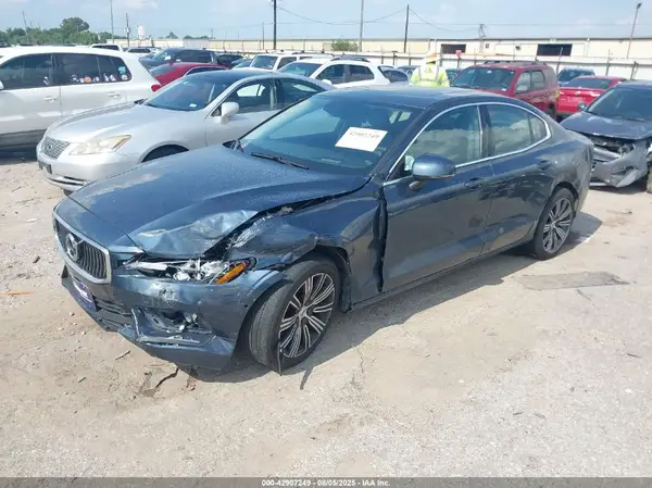 7JRL12FL9NG178108 2022 VOLVO S60 - Image 2
