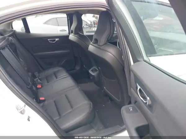 7JRL12FLXRG284511 2024 VOLVO S60 - Image 8