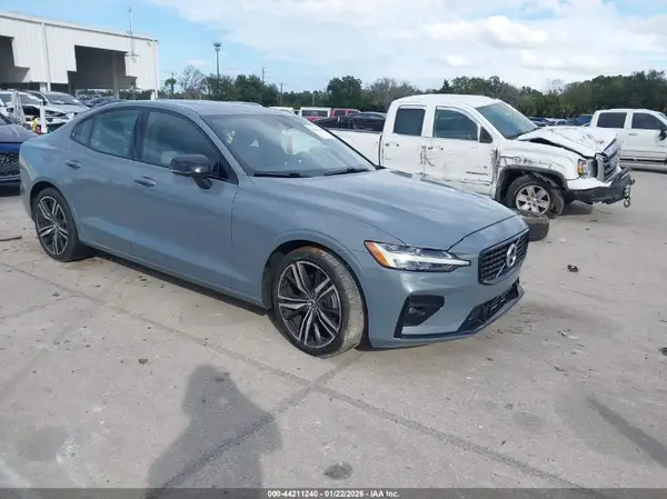 7JRL12FM4NG165775 2022 VOLVO S60 - Image 1