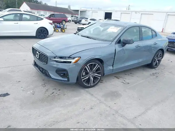 7JRL12FM4NG165775 2022 VOLVO S60 - Image 2