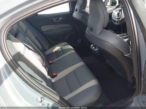 7JRL12FM4NG165775 2022 VOLVO S60 - Image 8