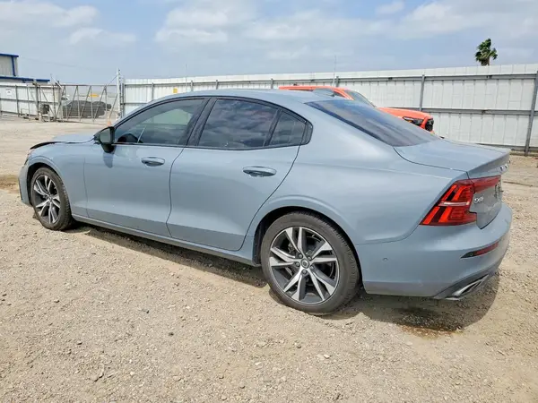 7JRL12FM7NG172476 2022 VOLVO S60 - Image 2