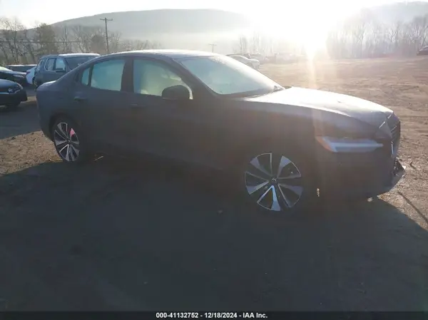 7JRL12FZ0NG155790 2022 VOLVO S60 - Image 1