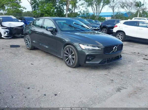 7JRL12FZ1NG162991 2022 VOLVO S60 - Image 1