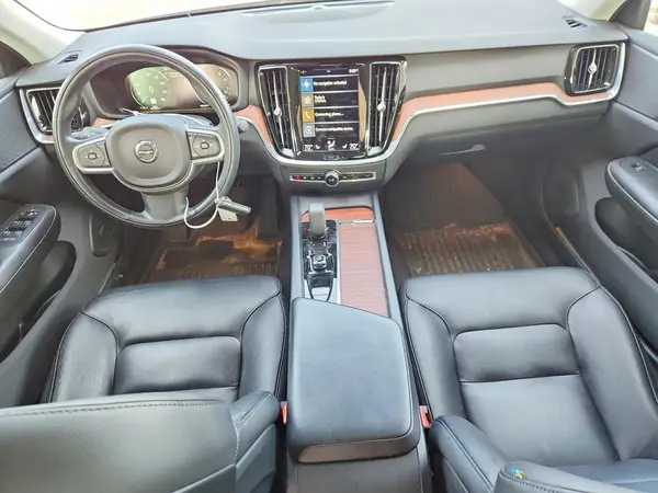 7JRL12FZ2NG156083 2022 VOLVO S60 - Image 8