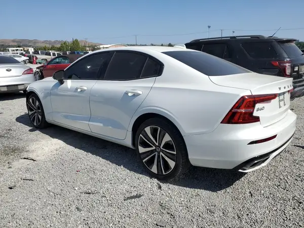 7JRL12FZ2NG161011 2022 VOLVO S60 - Image 2