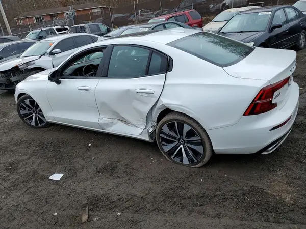 7JRL12FZ8NG174720 2022 VOLVO S60 - Image 2