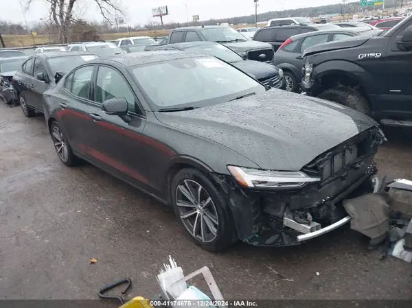 7JRL12FZXNG178042 2022 VOLVO S60 - Image 1