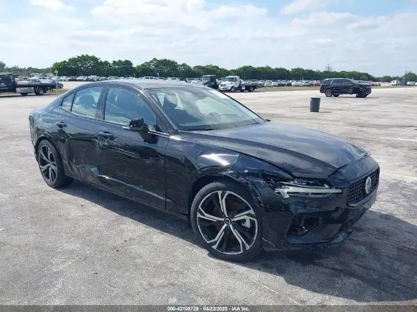 7JRL12GC0SG364646 2025 VOLVO S60 - Image 1