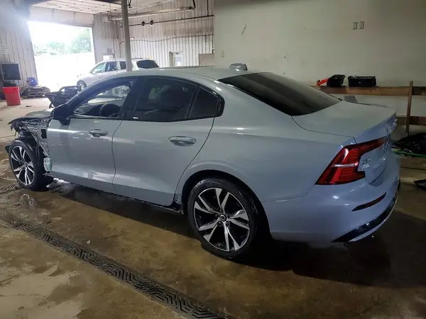 7JRL12GJ2SG362573 2025 VOLVO S60 - Image 2