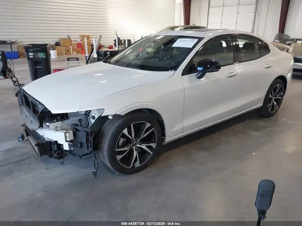 7JRL12GJ9SG362425 2025 VOLVO S60 - Image 2