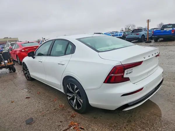 7JRL12TK9PG239827 2023 VOLVO S60 - Image 2