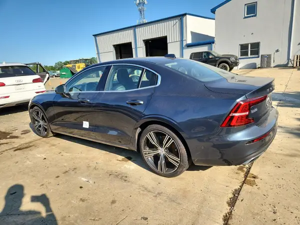 7JRL12TL0NG161640 2022 VOLVO S60 - Image 2