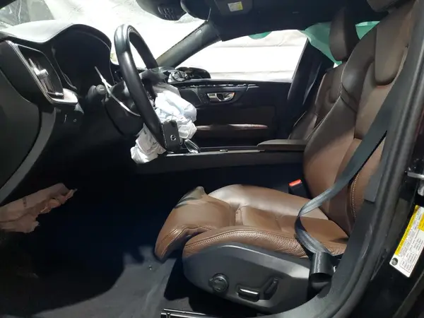 2022 VOLVO S60 auction photo 7