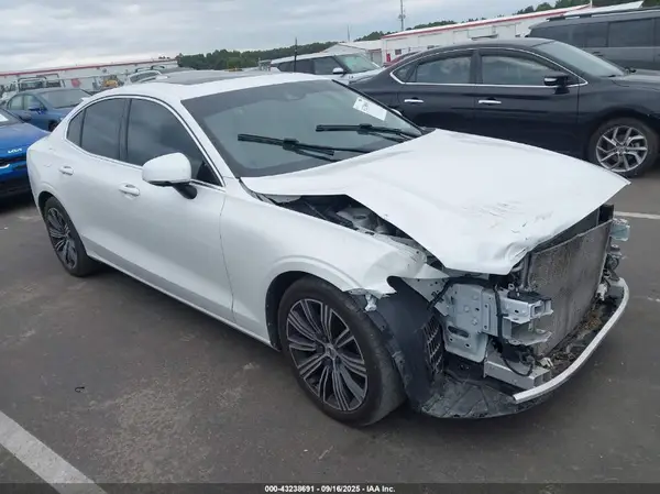 7JRL12TL1NG177748 2022 VOLVO S60 - Image 1