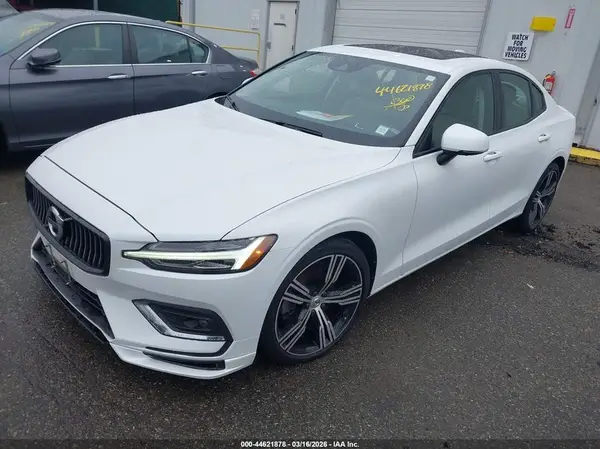 7JRL12TL3NG177766 2022 VOLVO S60 - Image 2