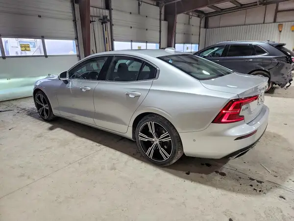 7JRL12TL4NG162421 2022 VOLVO S60 - Image 2