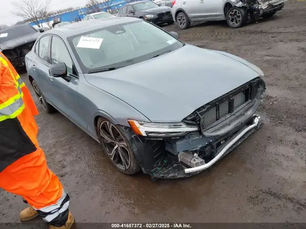 7JRL12TL5RG289457 2024 VOLVO S60 - Image 1