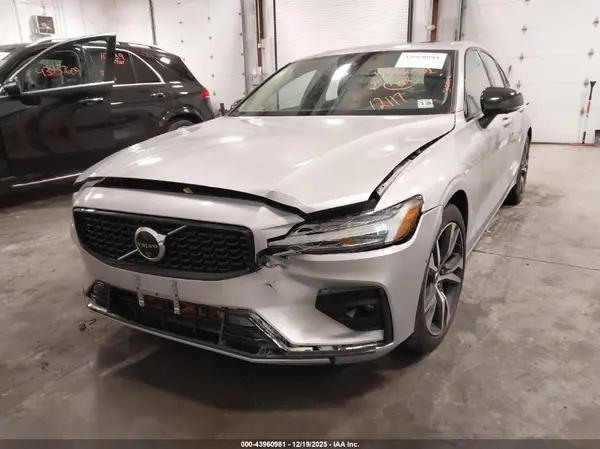 7JRL12TL6RG317749 2024 VOLVO S60 - Image 2