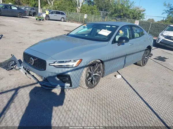7JRL12TL7RG319252 2024 VOLVO S60 - Image 2