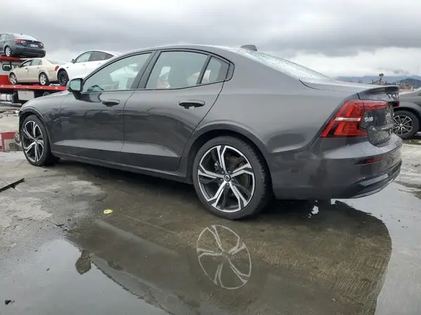7JRL12TM8RG300086 2024 VOLVO S60 - Image 2