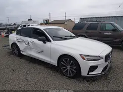 7JRL12TZ0NG174215 2022 VOLVO S60