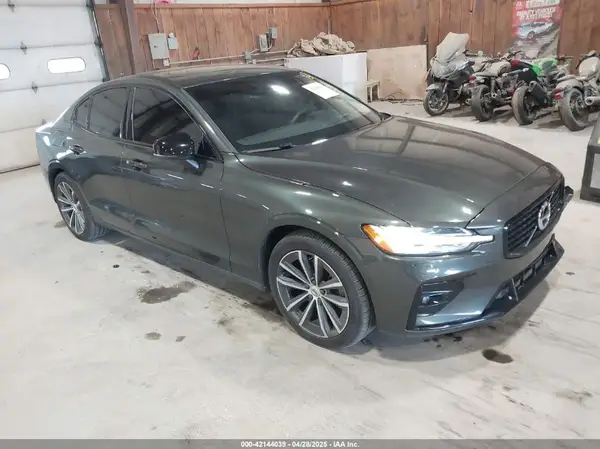 7JRL12TZ1NG192240 2022 VOLVO S60 - Image 1