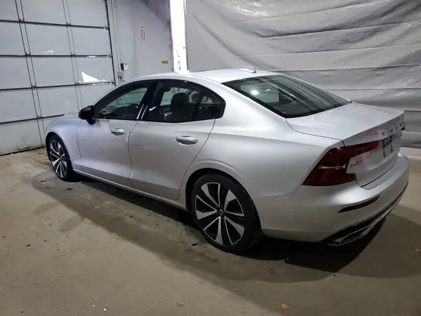 7JRL12TZ3NG155299 2022 VOLVO S60 - Image 2