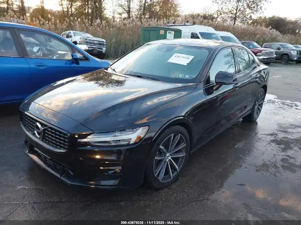 7JRL12TZ4NG174167 2022 VOLVO S60 - Image 2