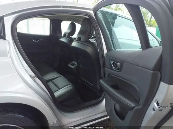 7JRL12TZ9NG174424 2022 VOLVO S60 - Image 8