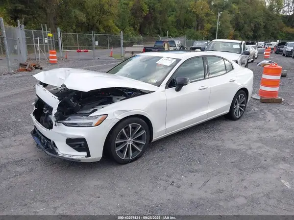 7JRL12TZXNG154750 2022 VOLVO S60 - Image 2
