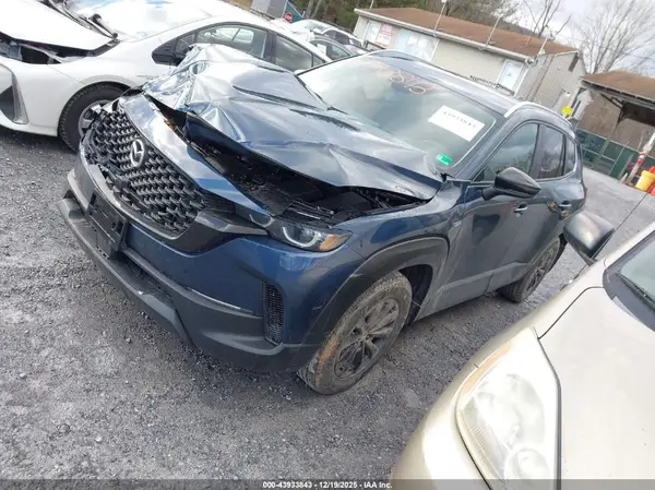 7MMVAABW9SN136725 2025 MAZDA CX-50 - Image 2