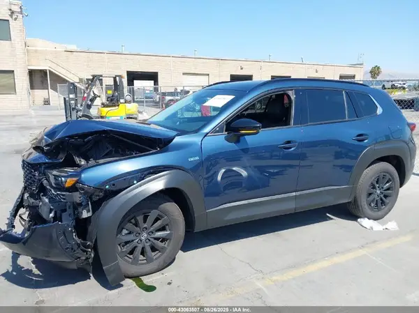 7MMVAADW1SN101593 2025 MAZDA CX-50 - Image 2