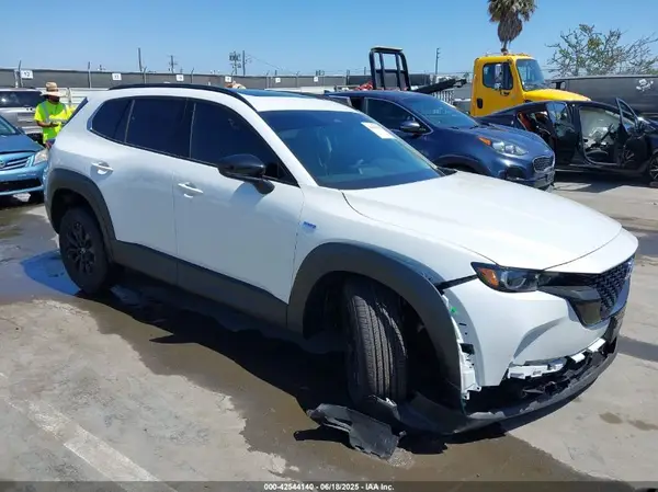 7MMVAADW3SN109713 2025 MAZDA CX-50 - Image 1