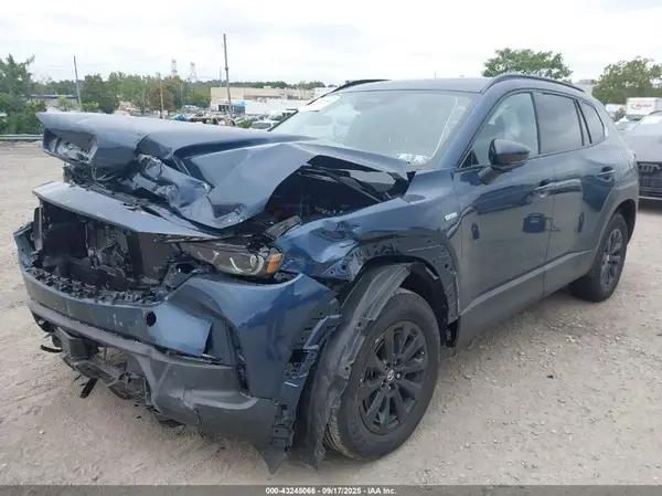 7MMVAADW6SN109706 2025 MAZDA CX-50 - Image 2
