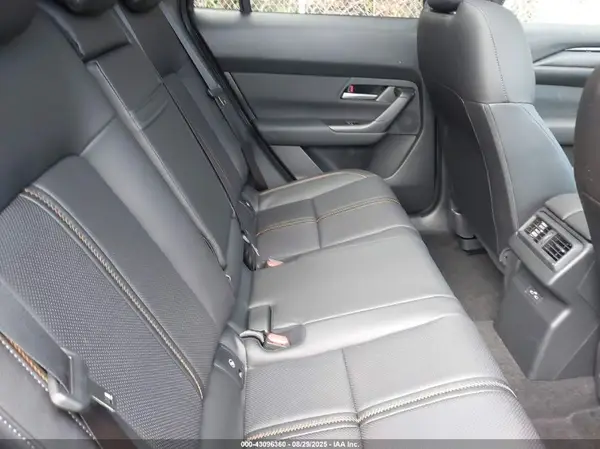 7MMVAADW7SN110198 2025 MAZDA CX-50 - Image 8