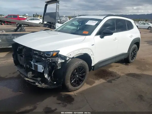 7MMVAADW9SN124944 2025 MAZDA CX-50 - Image 2